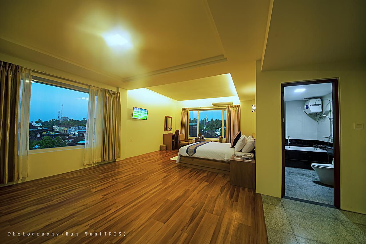 Ngwe Moe Hotel Moulmein Exterior foto