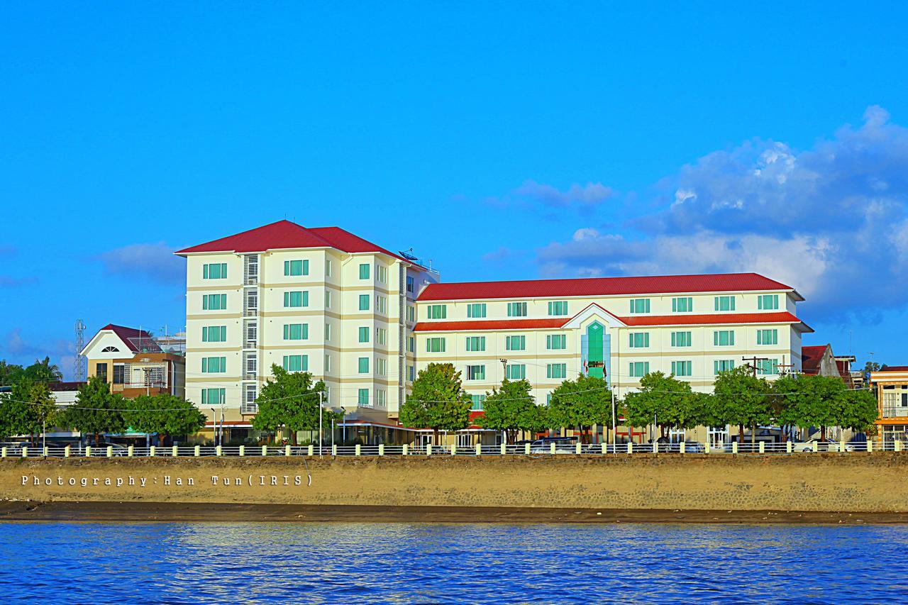 Ngwe Moe Hotel Moulmein Exterior foto