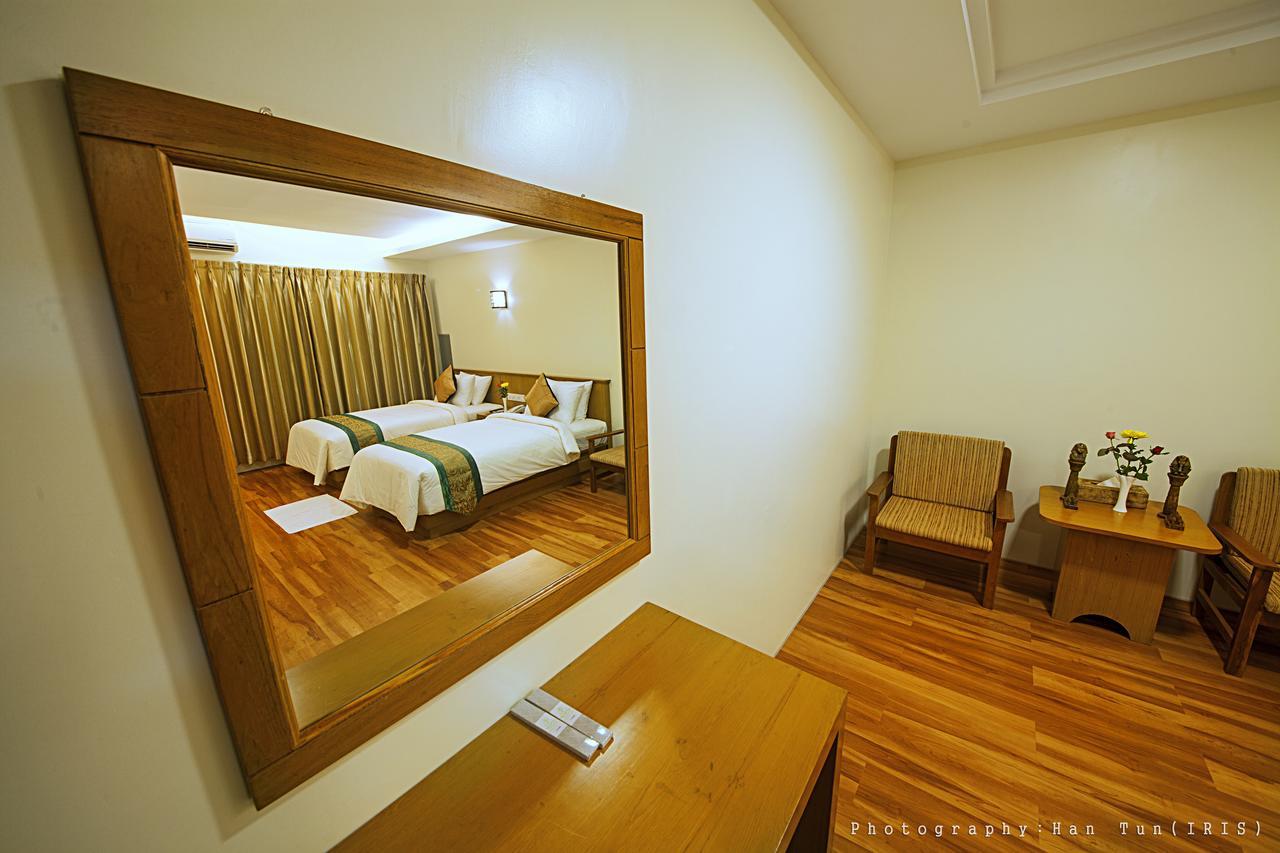 Ngwe Moe Hotel Moulmein Exterior foto