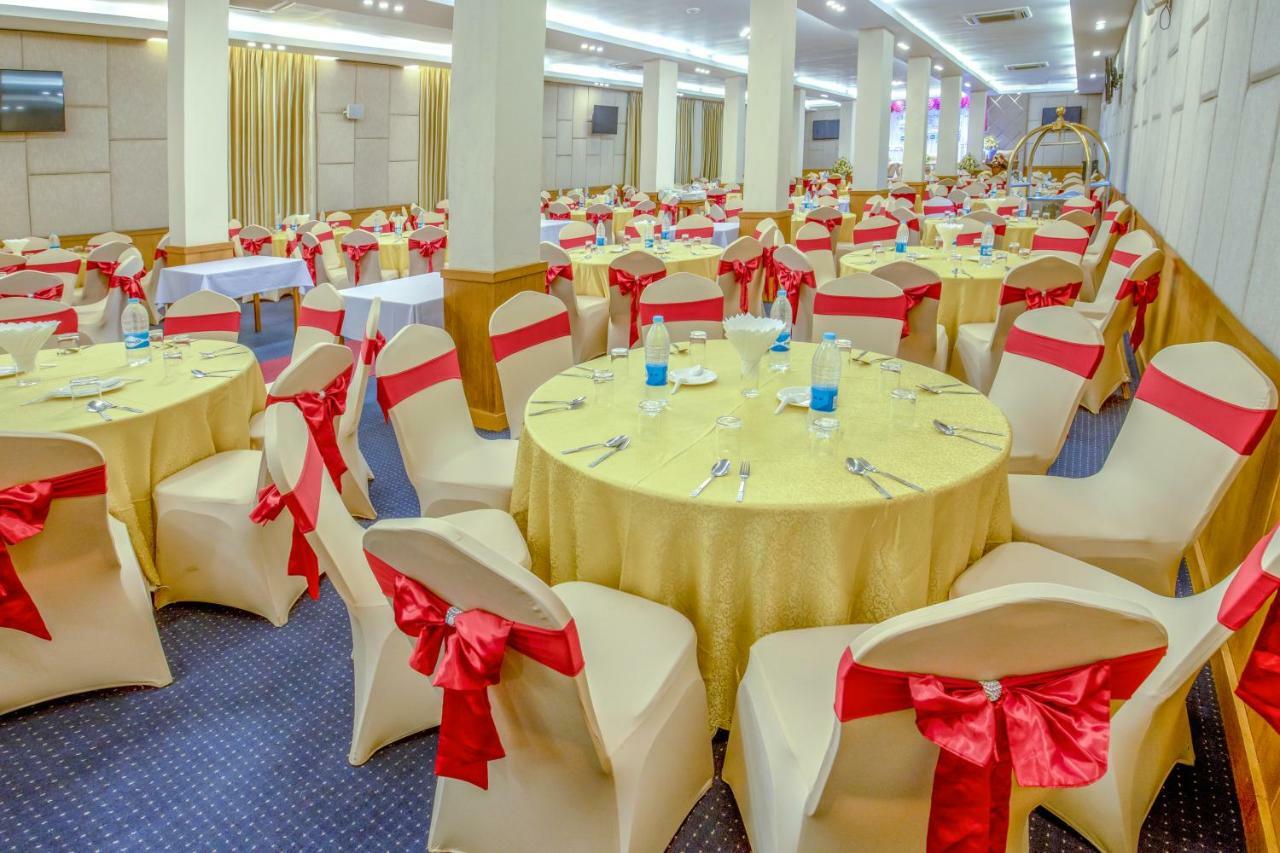 Ngwe Moe Hotel Moulmein Exterior foto