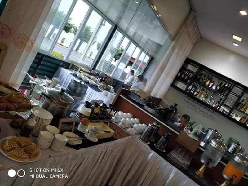 Ngwe Moe Hotel Moulmein Exterior foto